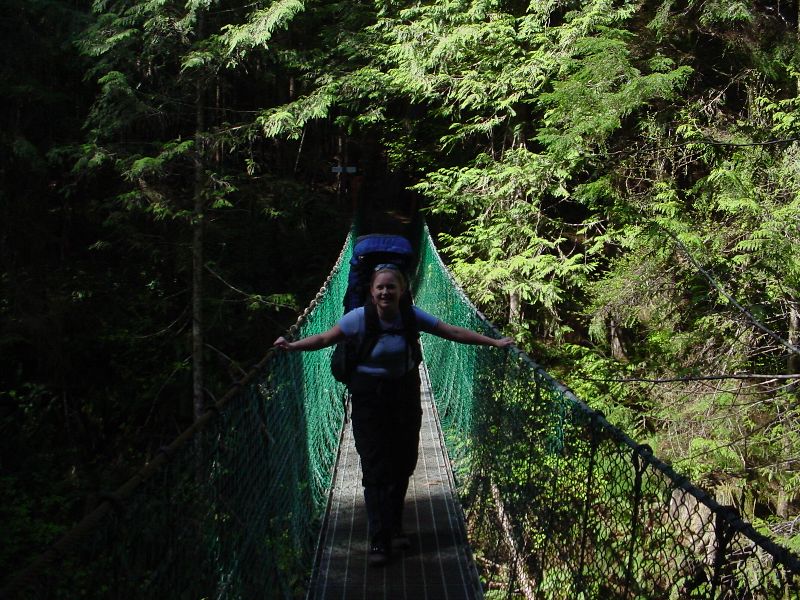 DSC00009.JPG (800x600) 150.62KB The first suspension bridge on the trail