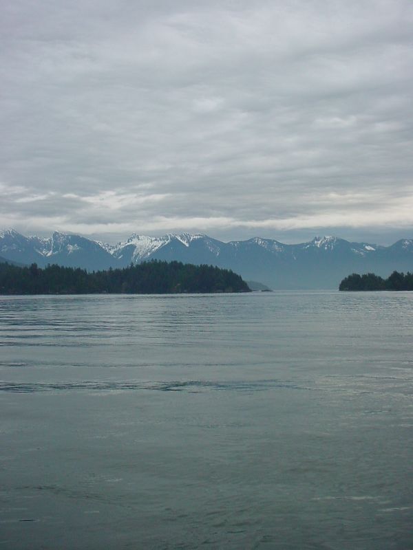 08_WaterAndMountains-.JPG (600x800) 43.31KB Water and mountains - what could be better?