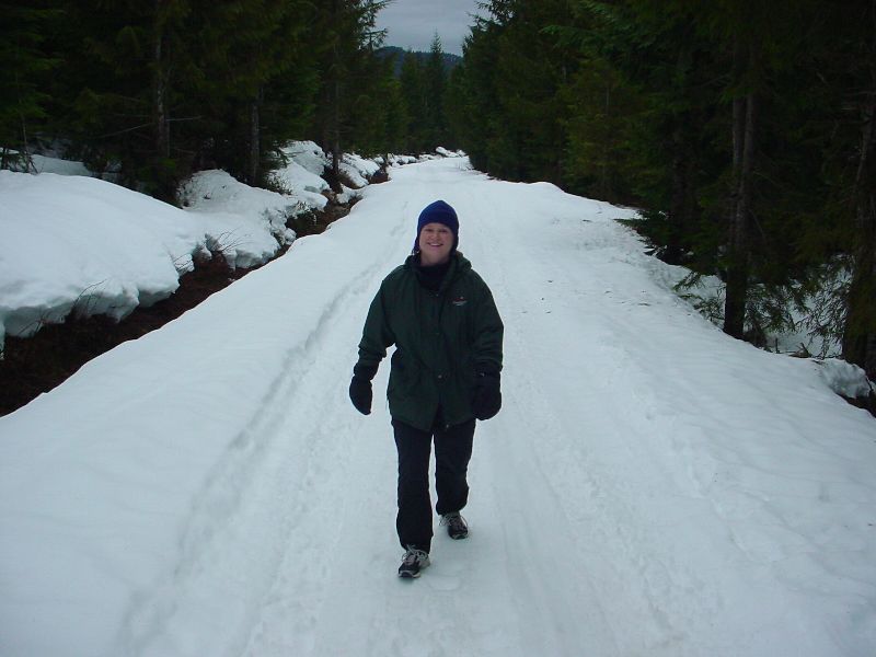 17_HikinInTheSnow.JPG (800x600) 54.27KB Hikin in the snow (without snow shoes!)