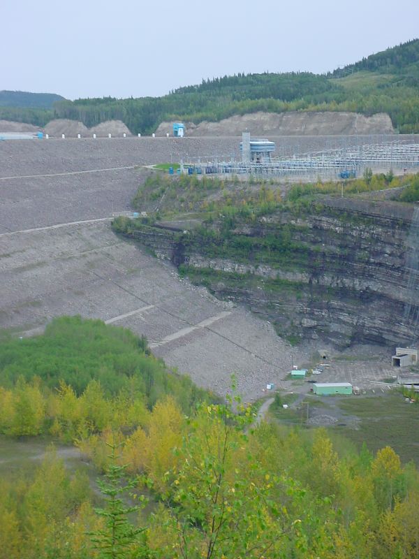 DSC00165.JPG (600x800) 82.47KB at the WAC Bennett Dam