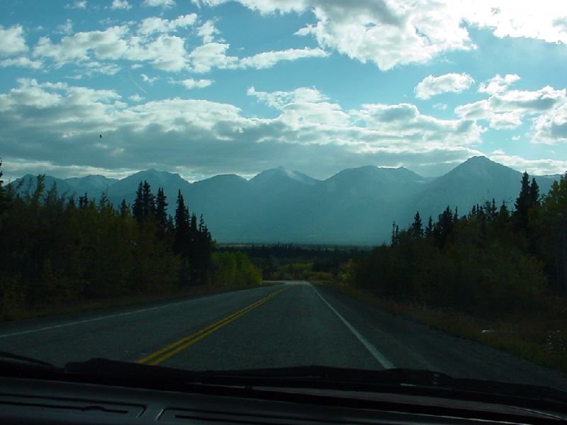 DSC00244.JPG (800x600) 55.49KB going to Carcross