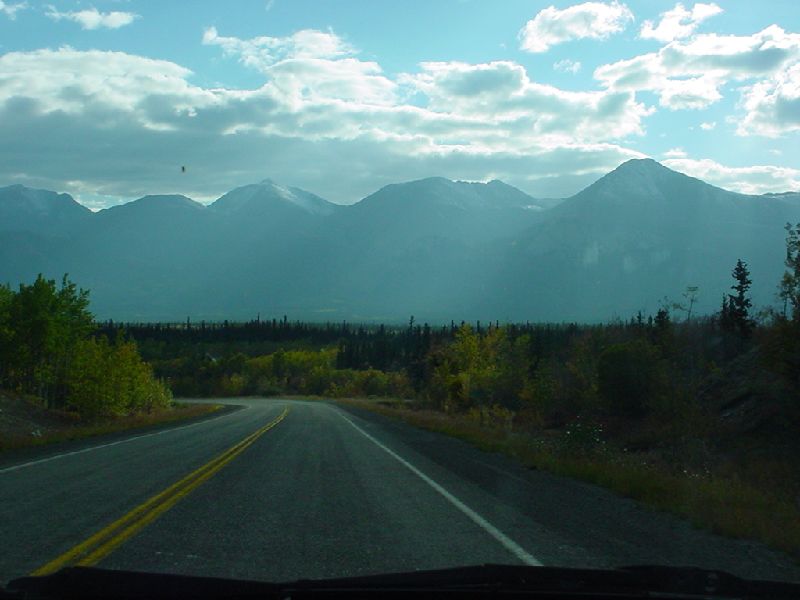 DSC00245.JPG (800x600) 51.85KB going to Carcross