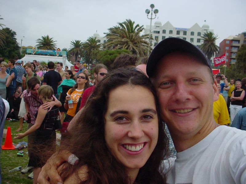 23-CristinaAndJasonAtSaintKilda.JPG (800x600) 75.17KB Cristina And Jason At Saint Kilda
