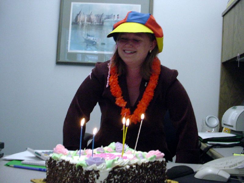 00_GillianCakeAtWork.JPG (800x600) 64.77KB Gillian with the Cake At Work