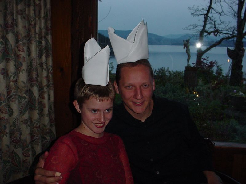 01_JoanneJasonWithHats.jpg (800x600) 54.20KB Joanne and Jason With Hats