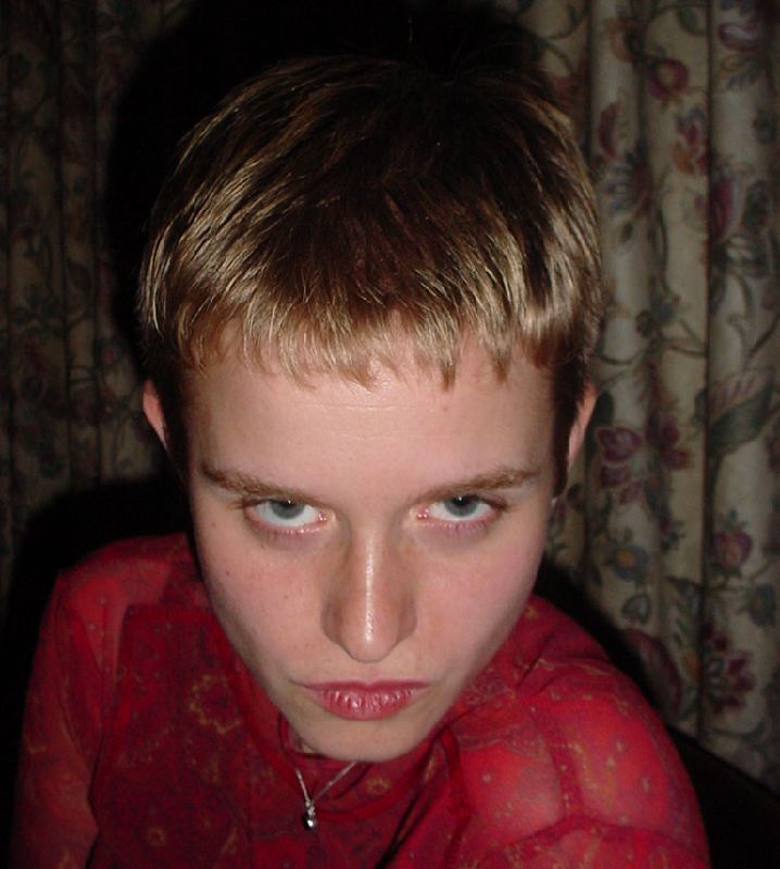 33_JoanneIntense.JPG (718x800) 65.73KB Joanne being very Intense