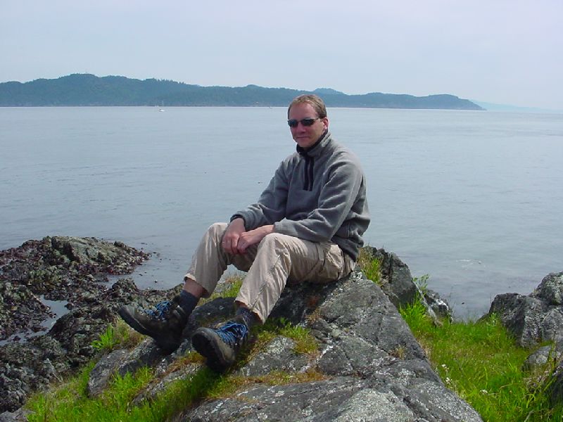11_JasonOnRocks.JPG (800x600) 80.37KB Jason On Rocks