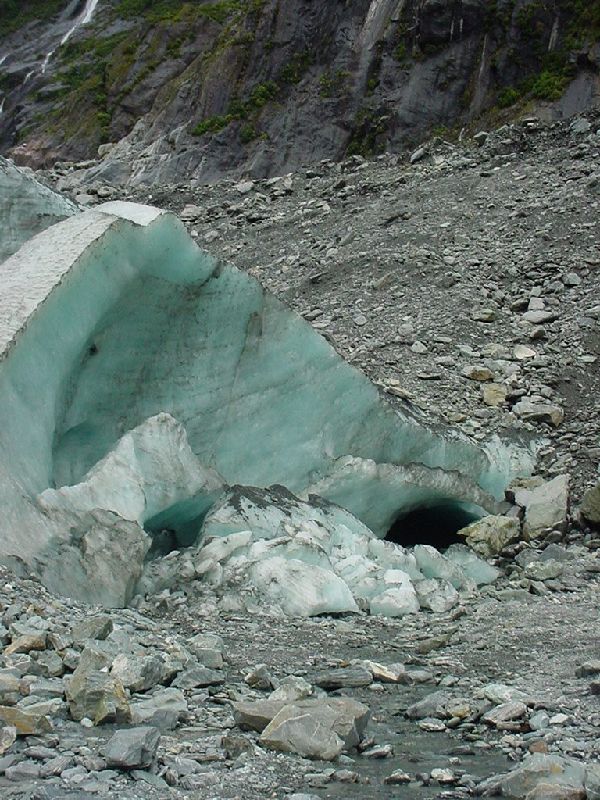 59-FranzJosephGlacierCave.JPG (600x800) 137.78KB 59 - Franz Joseph Glacier Cave