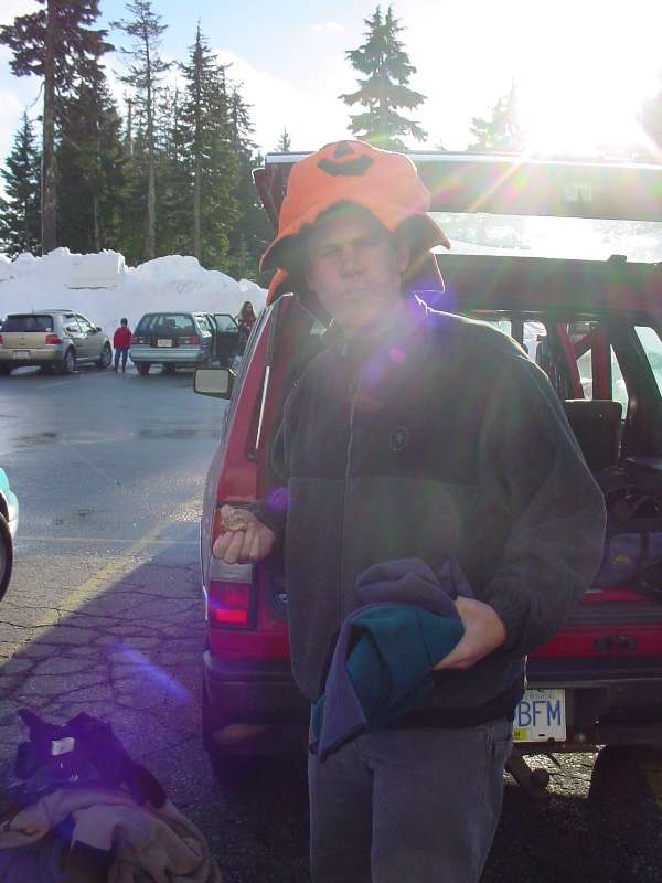 DSC00001.JPG (600x800) 44.02KB Sol at Mt.Seyour ready for some crazy carpet riding
