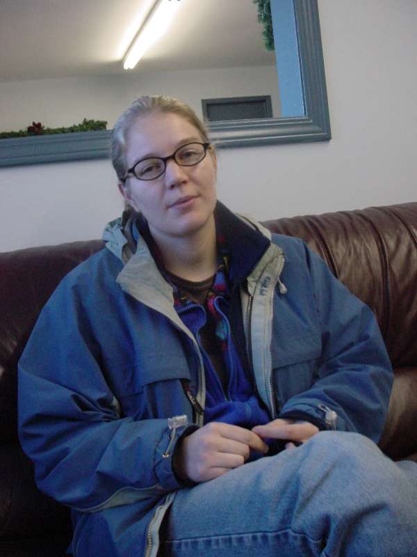 DSC00002.JPG (600x800) 37.60KB Anna waiting for Moik to do the paperwork