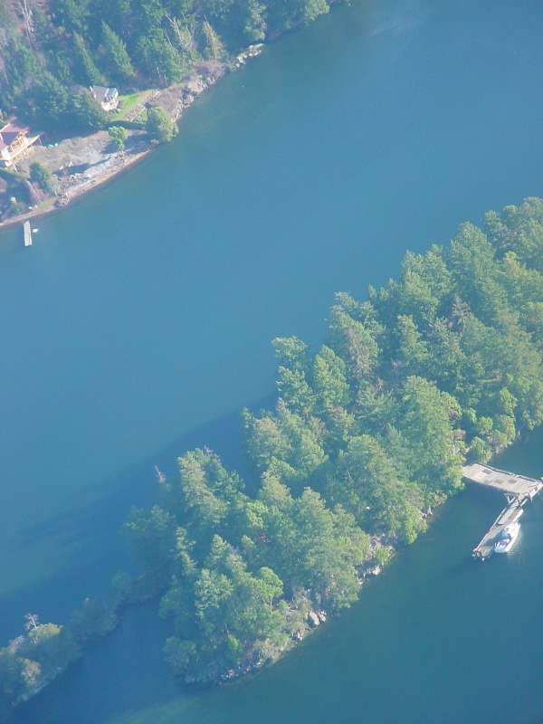 DSC00022.JPG (600x800) 38.89KB An island around Cassidy