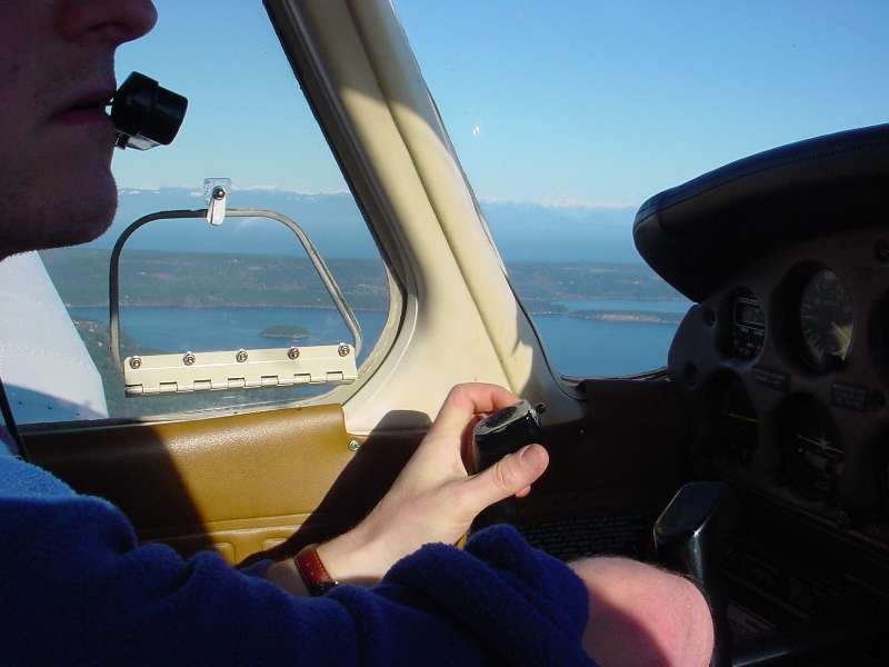 DSC00026.JPG (800x600) 34.19KB Moik at the controls