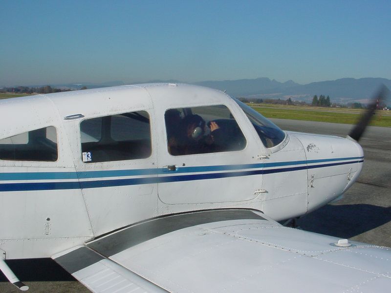 29-LettingJasonOffAt.JPG (800x600) 50.40KB Letting Jason off at Pitt Meadows airport