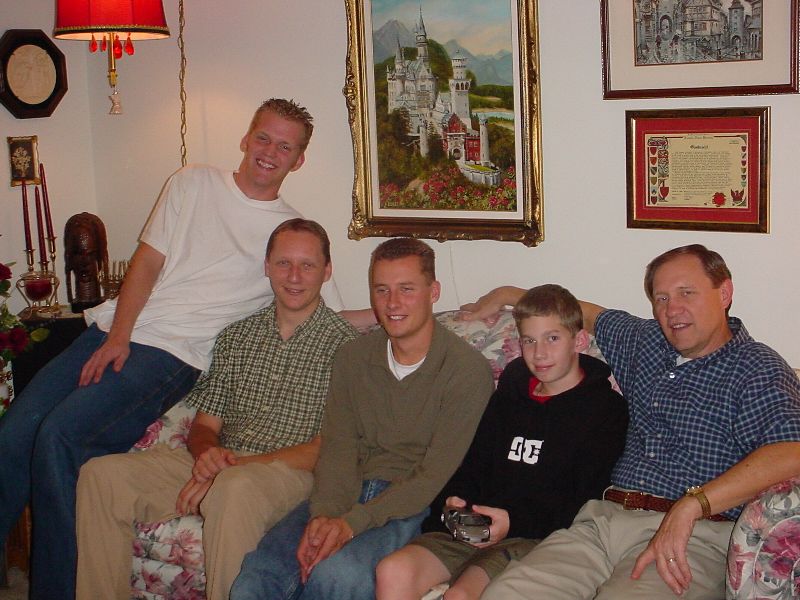 09_JoshJasonScottJeremy.JPG (800x600) 90.64KB Josh, Jason, Scott, Jeremy and Vern