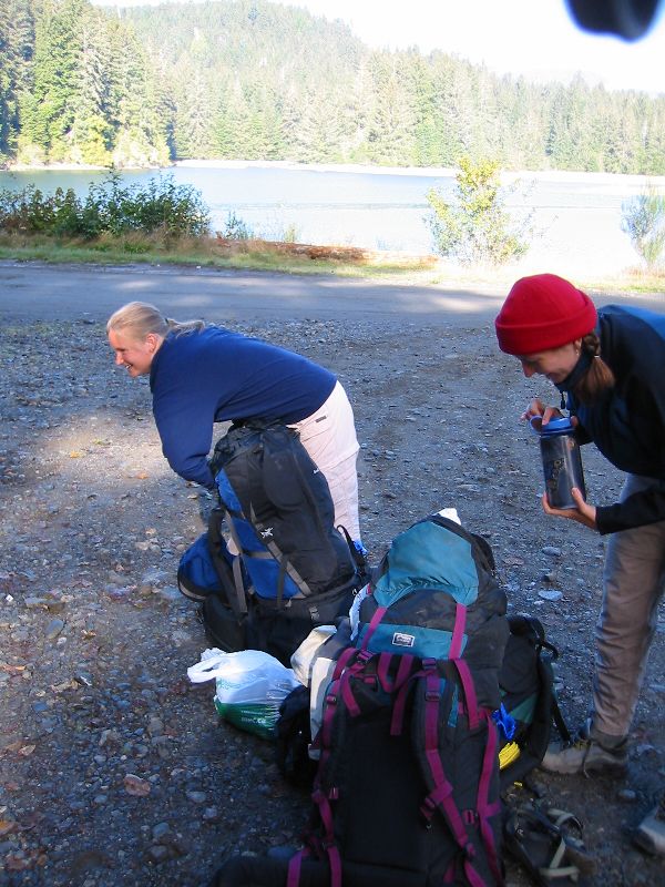 003_TovaAndGillBefore.JPG (600x800) 114.81KB Tova and Gill before the river crossing - notice how clean they are!