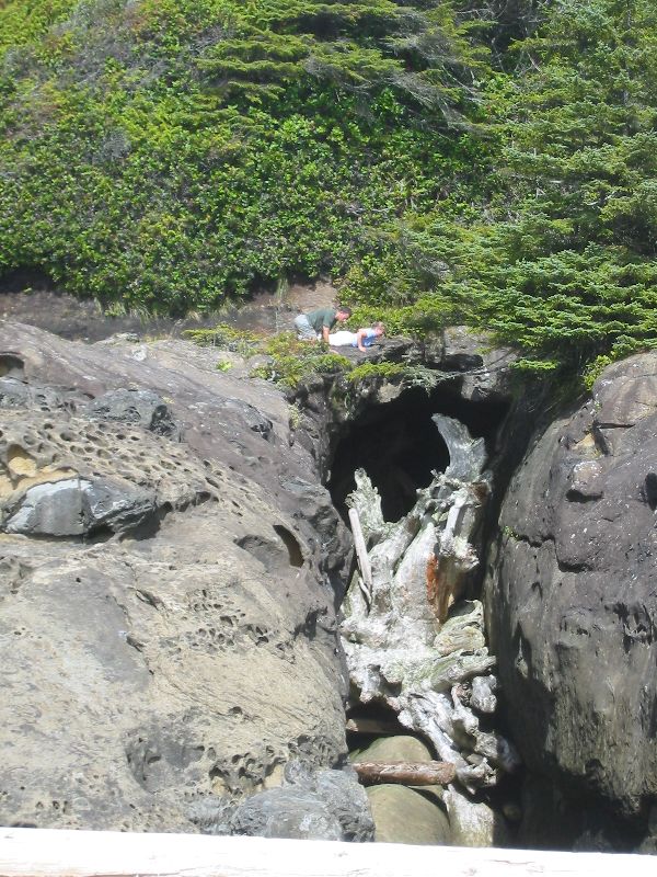 048_WillAndGillianExplore.JPG (600x800) 152.60KB Will and Gillian explore where the water comes from.