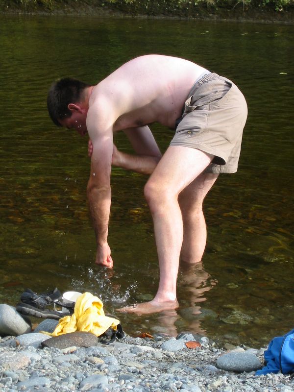 056_RogierEnsuredThatHygiene.JPG (600x800) 88.25KB Rogier ensured that hygiene wasn't left at home.